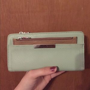 EST Mint Woman's Wallet